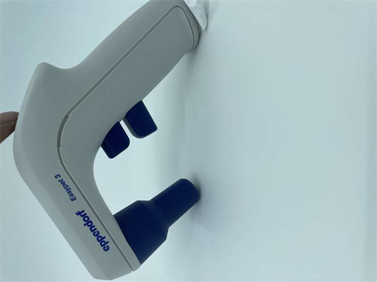 艾本德電動(dòng)助吸器,實(shí)驗(yàn)室液體處理的得力助手 艾本德電動(dòng)助吸器,實(shí)驗(yàn)室液體處理的得力助手